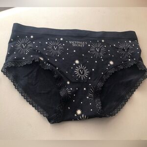 Victoria's Secret Hiphugger Panty Medium, brand new